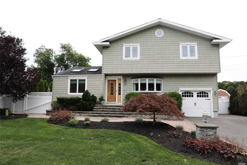 10 Mobile St, Sayville, NY 11782 - photo 1