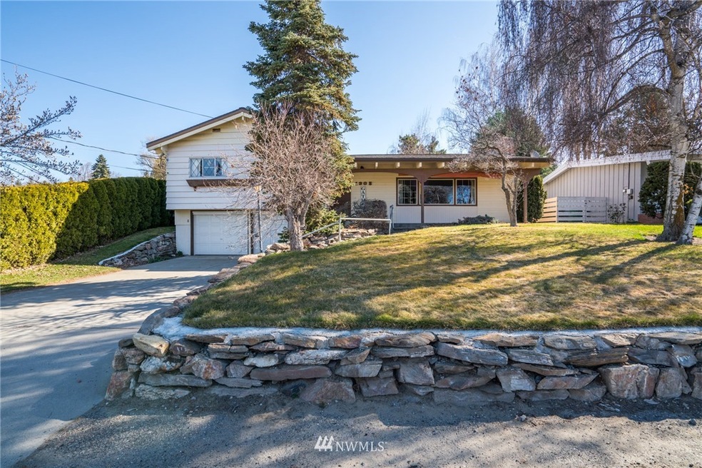 1305 Terrace Ct NE, East Wenatchee, WA 98802 - photo 1