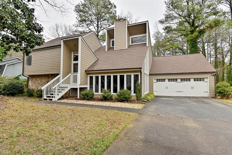 Welcome home to 4977 McPherson Dr.