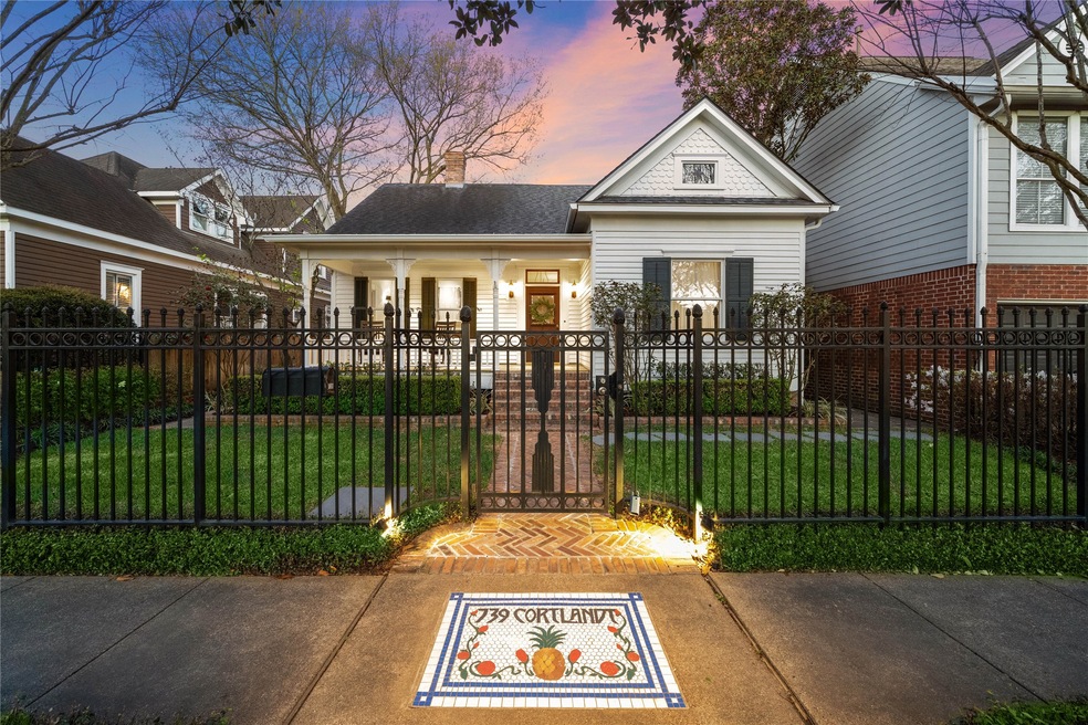 739 Cortlandt St, Houston, TX 77007 - photo 1