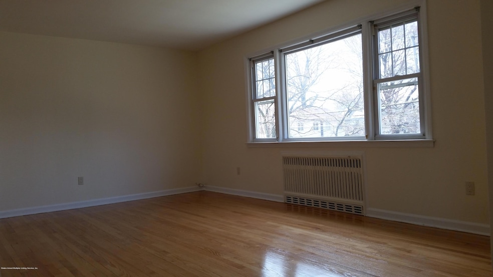 40 Amelia Ct, Staten Island, NY 10310 - photo 1