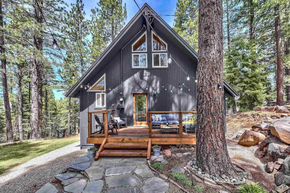 10146 Surrey Place, Truckee, CA 96161 - photo 1
