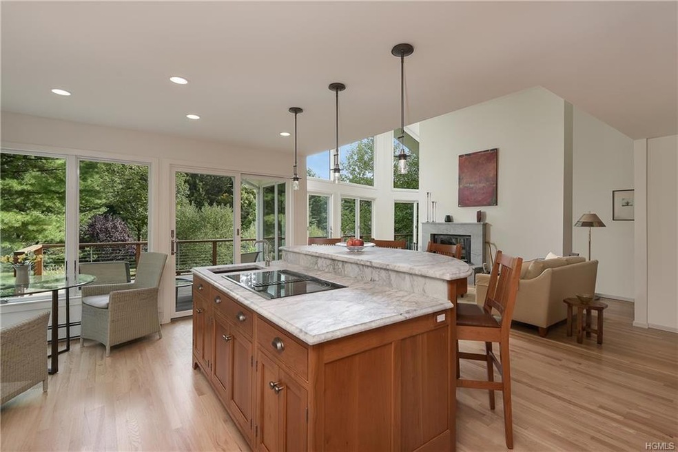 5 Berol Close, Chappaqua, NY 10514 - photo 1