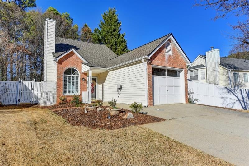 New Listing in desirable Johns Creek Area!  Buyers