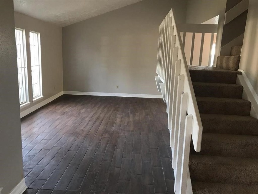 7607 Round Bank Dr, Houston, TX 77064 - photo 1