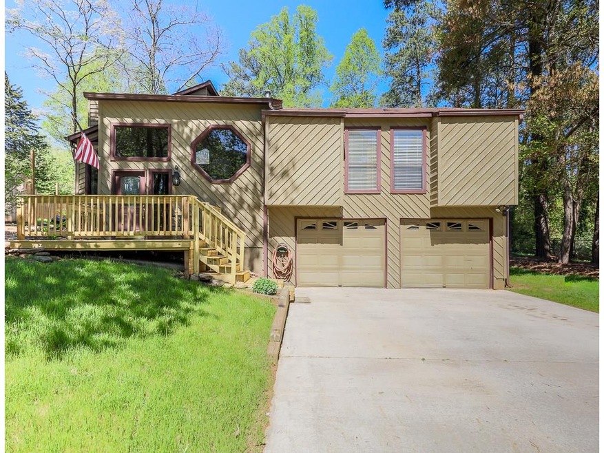Beautiful contemporary home on 1/3 acre. Just 5 mi