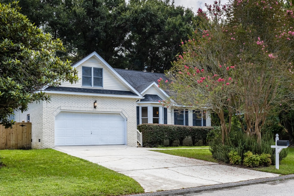 111 Oyster Point Row - Charleston Garage