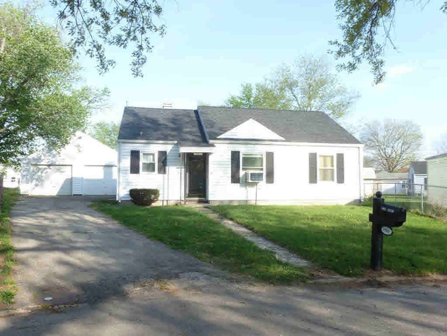 1901 E Greenlawn Ct, Muncie, IN 47302 - photo 1