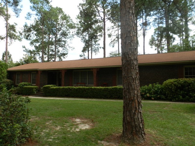 102 Laurel Cir, Sylvester, GA 31791 - photo 1