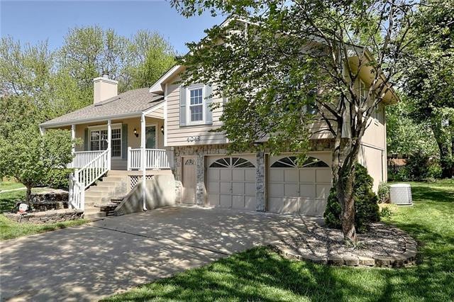 Huge Updated Home On A Cul De Sac w/ HUGE Over Siz