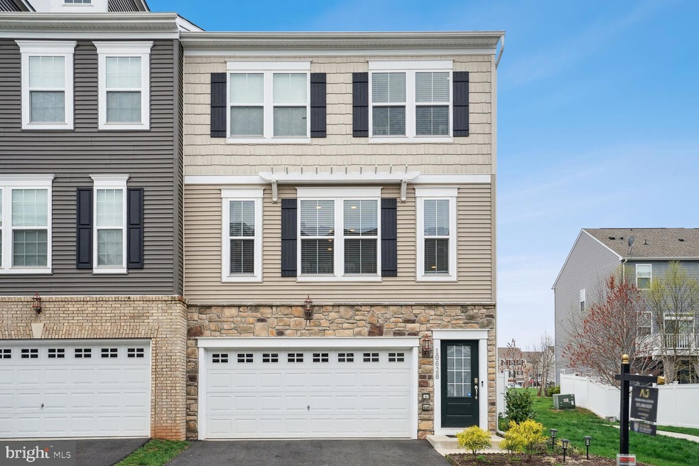 10628 Hinton Way, Manassas, VA 20112 - photo 1