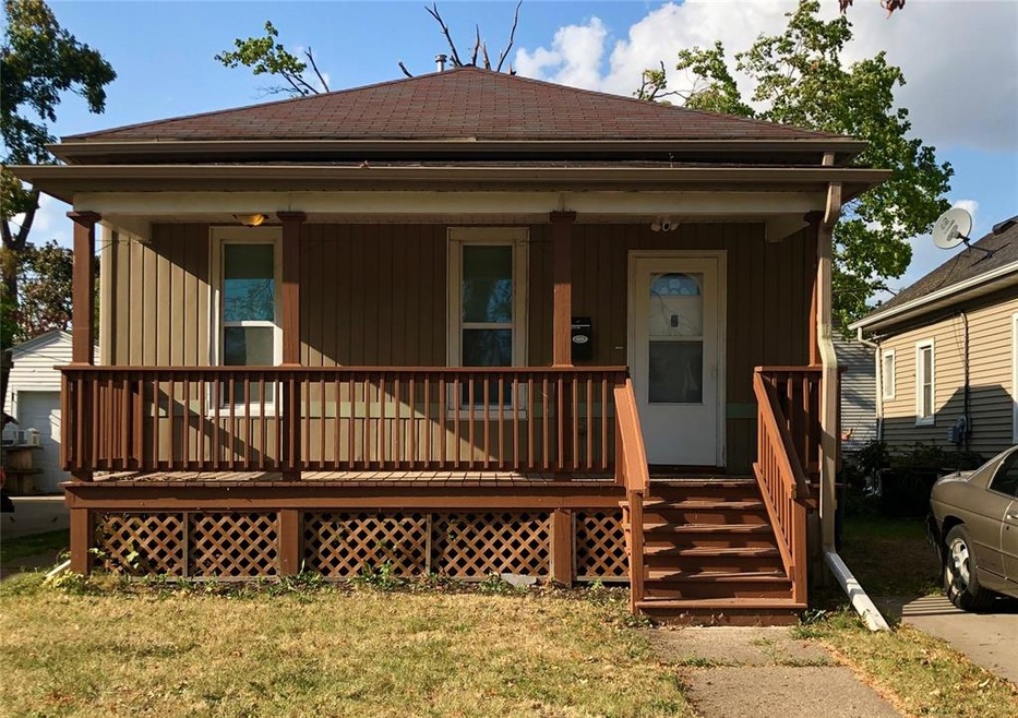 806 D Ave NW, Cedar Rapids, IA 52405 - photo 1