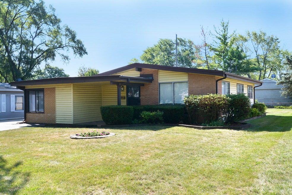 2201 Fulle St, Rolling Meadows, IL 60008 - photo 1