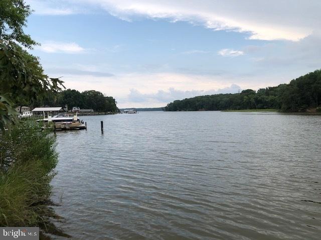 5350 N Williamscreek Dr, King George, VA 22485 - photo 1