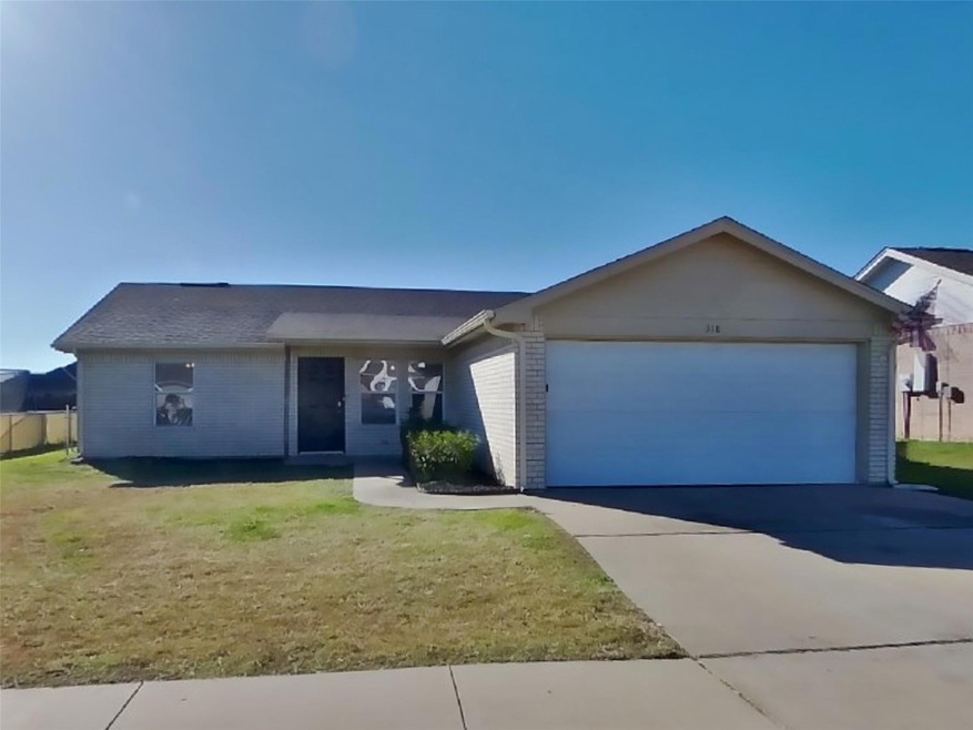 318 Kathy Ln, Granbury, TX 76049 - photo 1