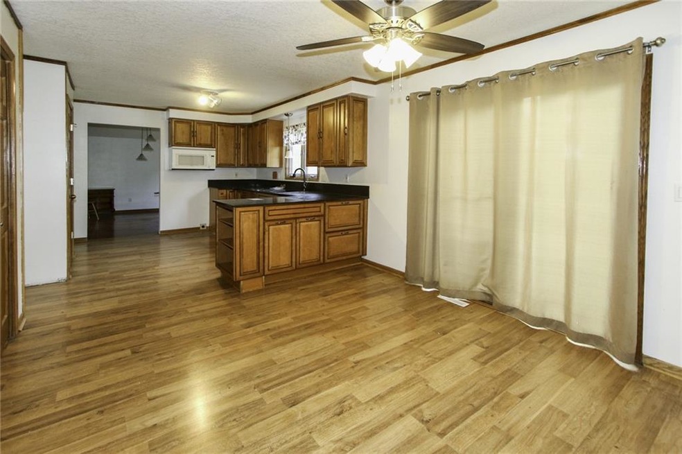 4001 SE 26th St, Des Moines, IA 50320 - photo 1