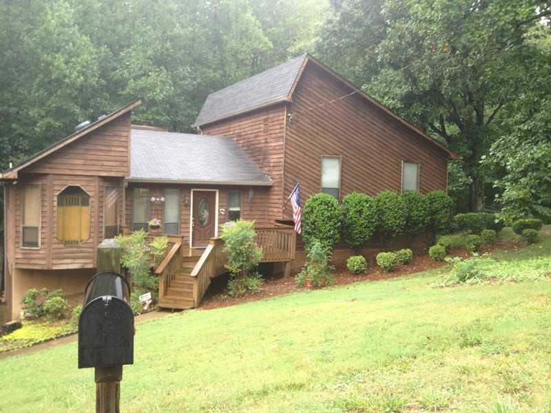 Exterior Front. Home on a culdesac street