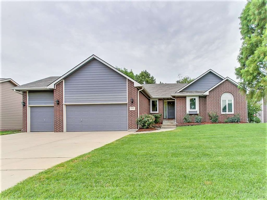 1011 N Firefly Cir, Wichita, KS 67235 - photo 1