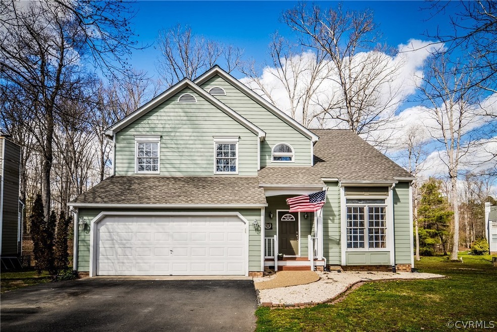Gorgeous Transitional on a Private lot in Woodlake