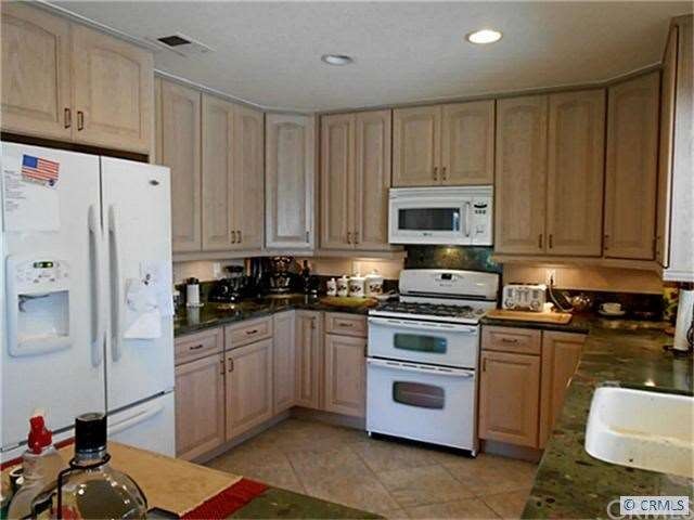 Beautiful remodeled kitchen!
