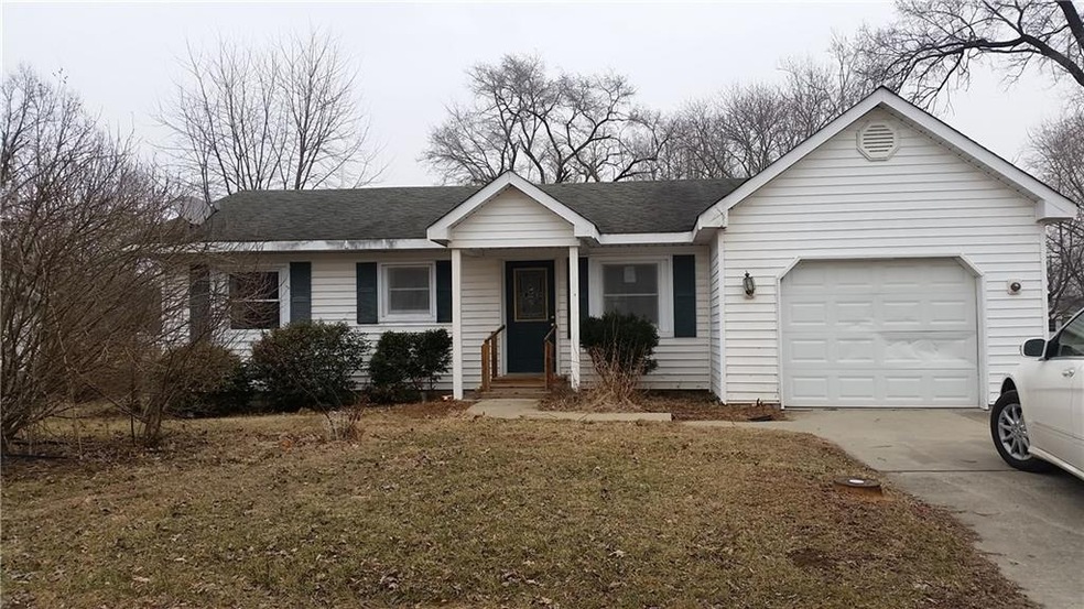 673 2nd St SW, Linton, IN 47441 - photo 1