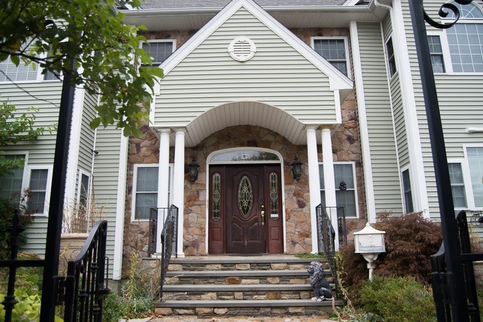 301 Plantation St unit 1, Worcester, MA 01604 - photo 1