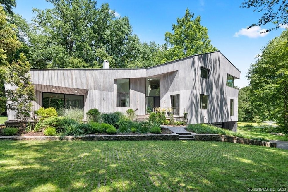 364 Hollow Tree Ridge Rd, Darien, CT 06820 - photo 1