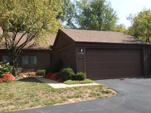 2064 Willowick Front