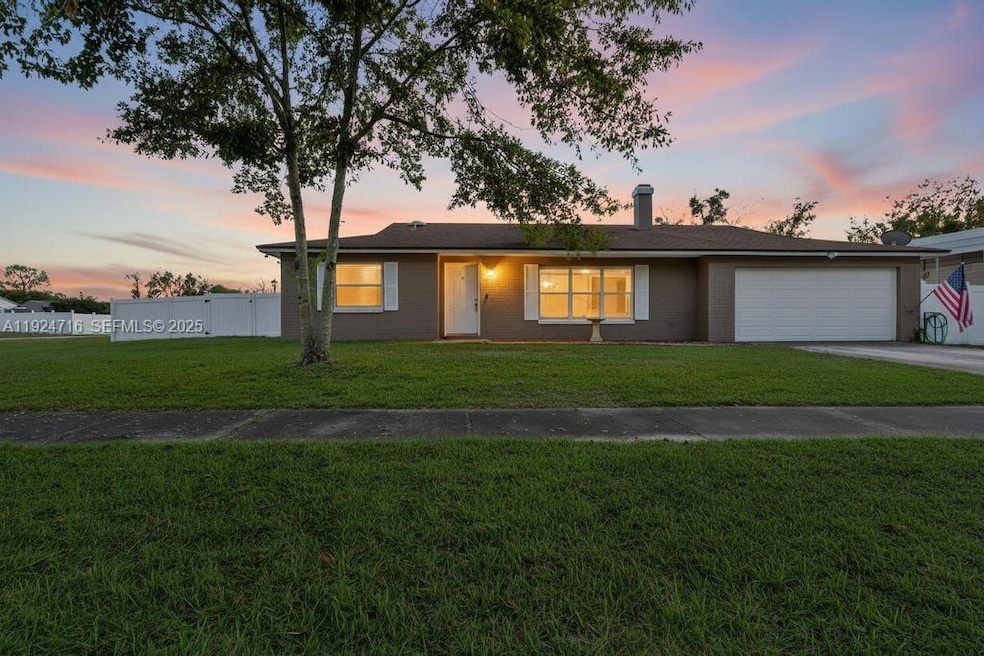 8210 Sailmaker Ln, Jacksonville, FL 32210 - photo 1