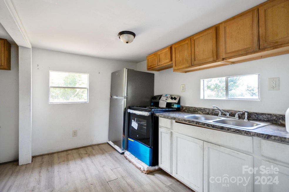 407 Elizabeth Ln, Gastonia, NC 28052 - photo 1