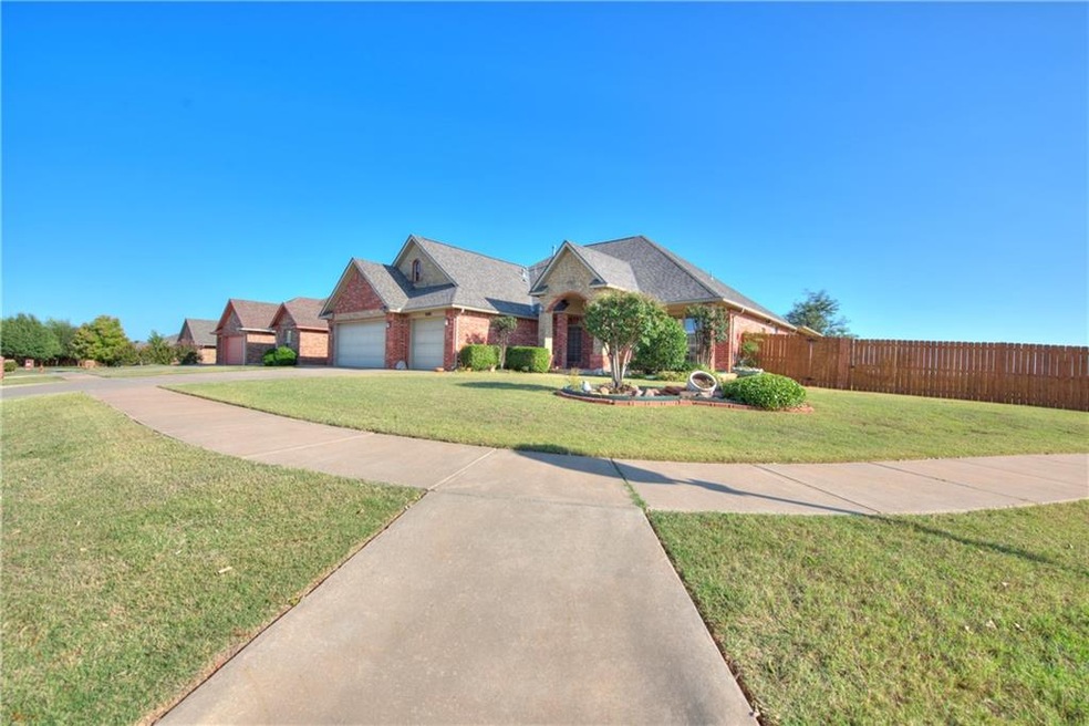 2600 SE 11th St, Moore, OK 73160 - photo 1