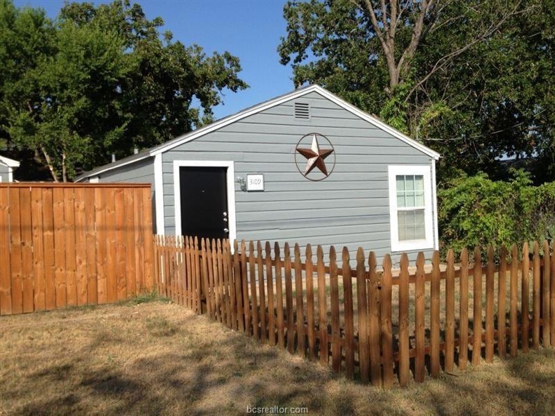 View of side of home