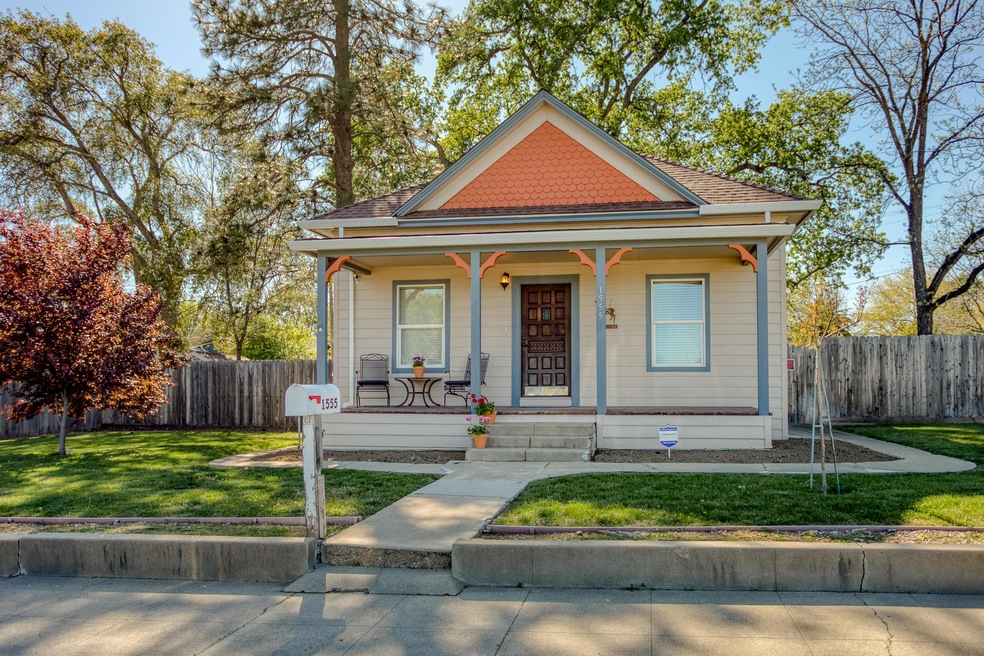 1555 2nd Street