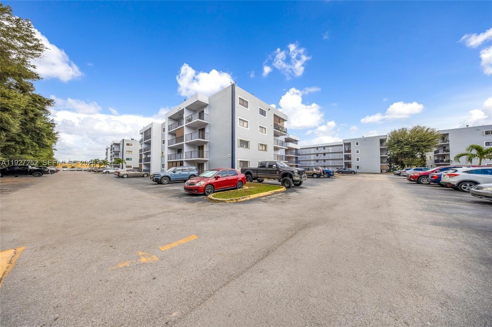 5765 W 25th Ct unit 411, Hialeah, FL 33016 - photo 1