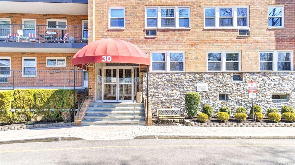 30 Pearsall Ave unit 4B, Glen Cove, NY 11542 - photo 1