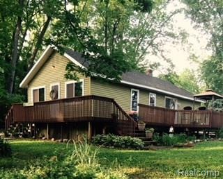 3797 Woodview Ave, West Bloomfield, MI 48324 - photo 1