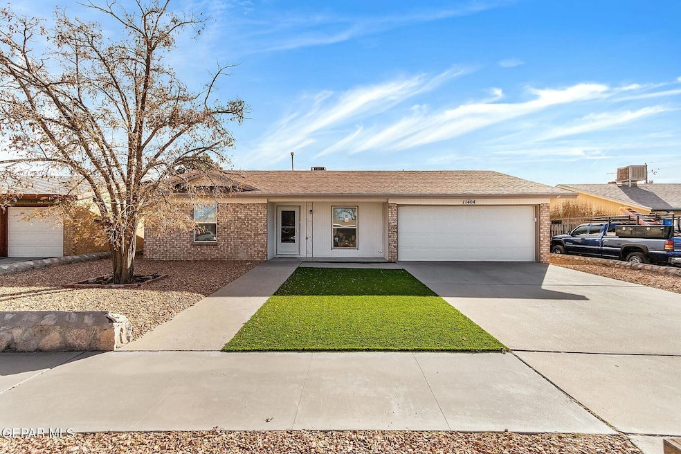 11404 Bunky Henry Ln, El Paso, TX 79936 - photo 1
