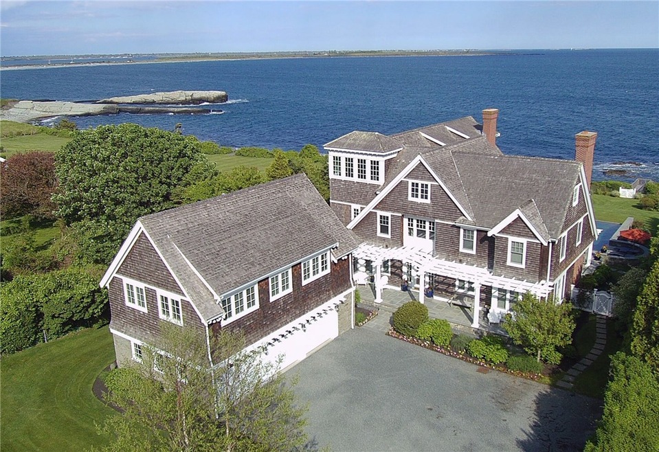 395 Tuckerman Ave, Middletown, RI 02842 - photo 1