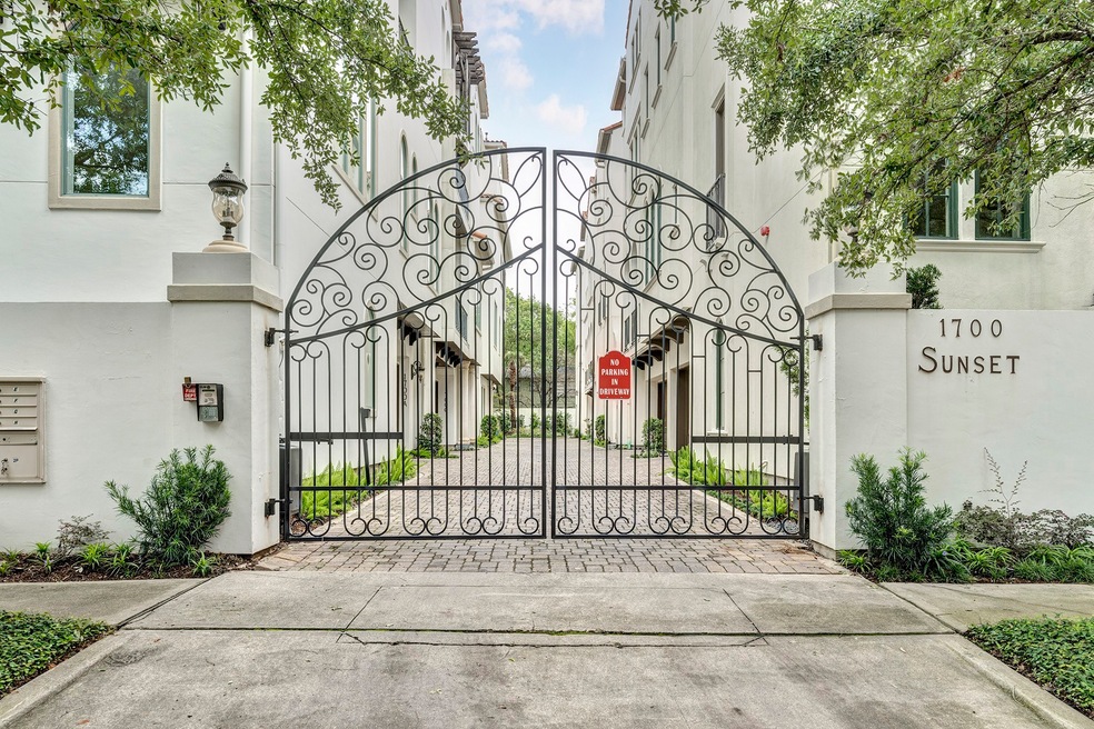 Gated community in a prime location on Sunset Blvd