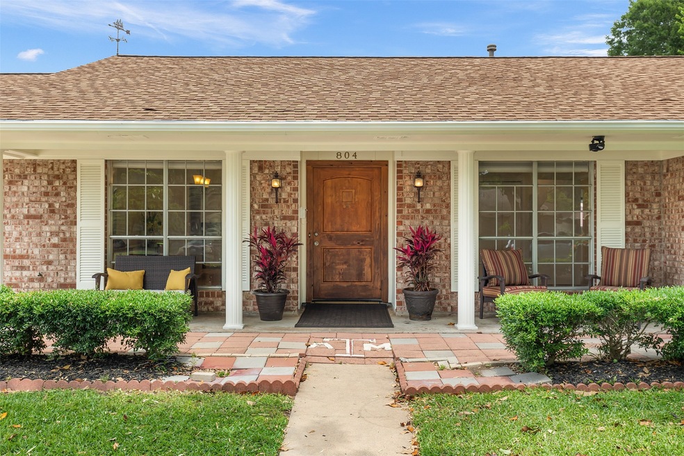 804 Country Club Dr, Richmond, TX 77469 - photo 1