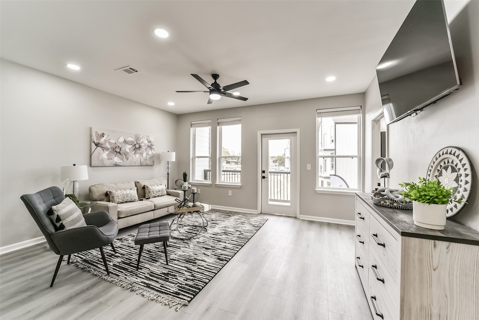 2519 Washington St unit 101, Waller, TX 77484 - photo 1