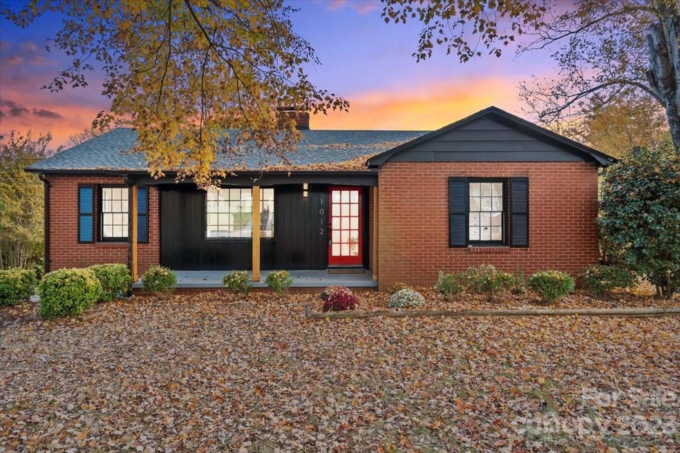 1012 Wood St, Statesville, NC 28677 - photo 1