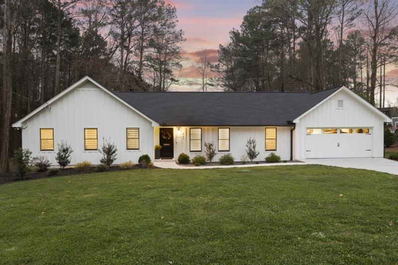 Modern Farmhouse With Stunning Lake Views!