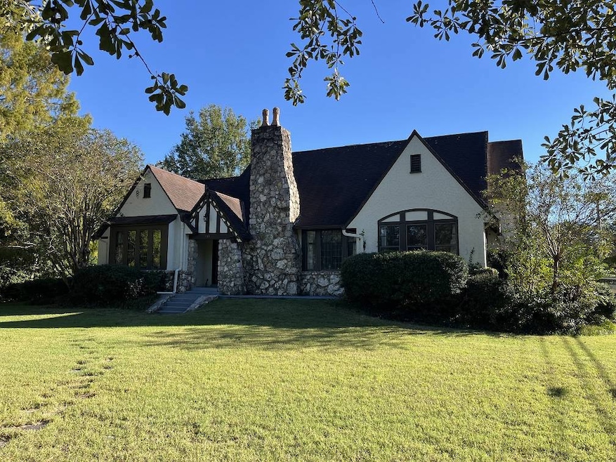 538 W 2nd St, Clarksdale, MS 38614 - photo 1