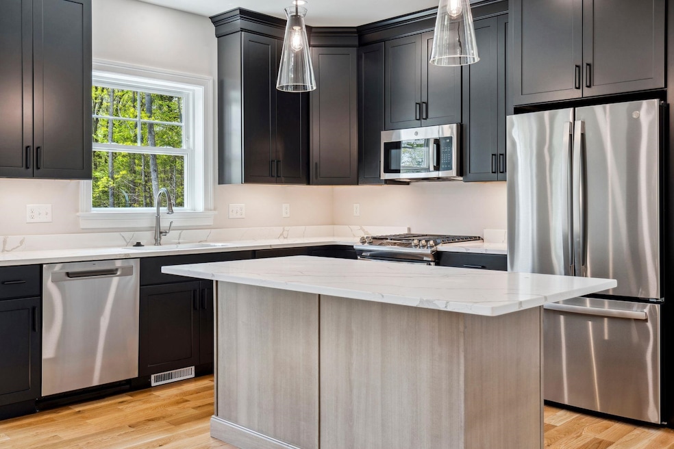 55 Juniper Ln, Portsmouth, NH 03801 - photo 1