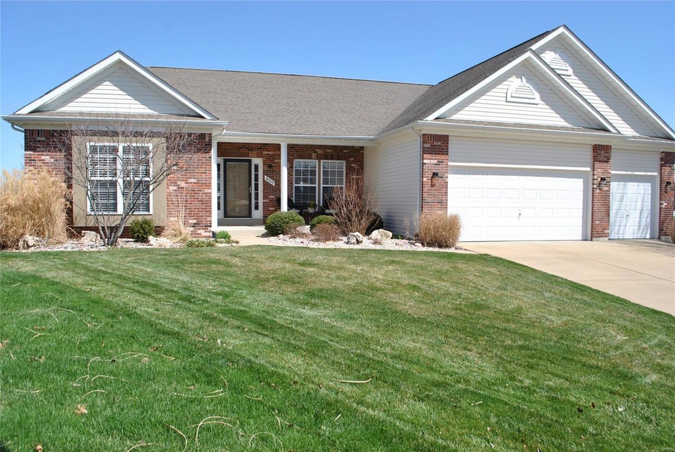 8069 Glen Arbor Dr, Lake Saint Louis, MO 63367 - photo 1