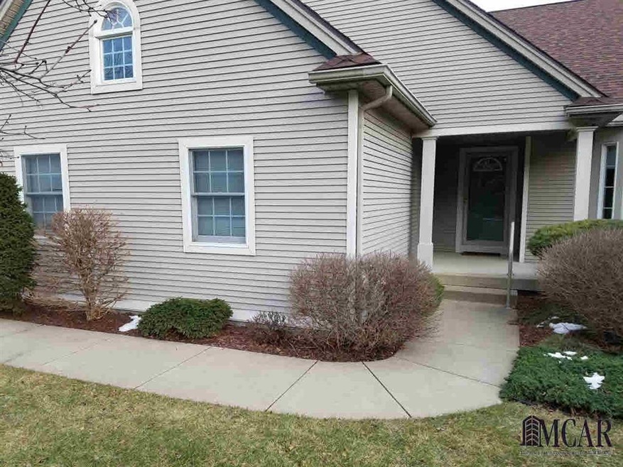 204 Pierce Lake Dr, Chelsea, MI 48118 - photo 1