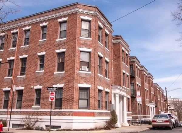 Sutherland Village unit 11, Brighton, MA 02135 - photo 1