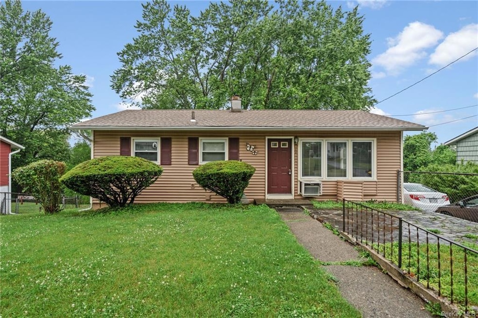 19 Fleetwood Dr, Newburgh, NY 12550 - photo 1