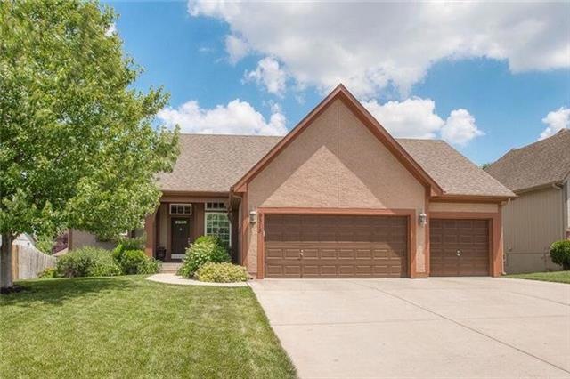 9315 Swarner Dr, Lenexa, KS 66219 - photo 1